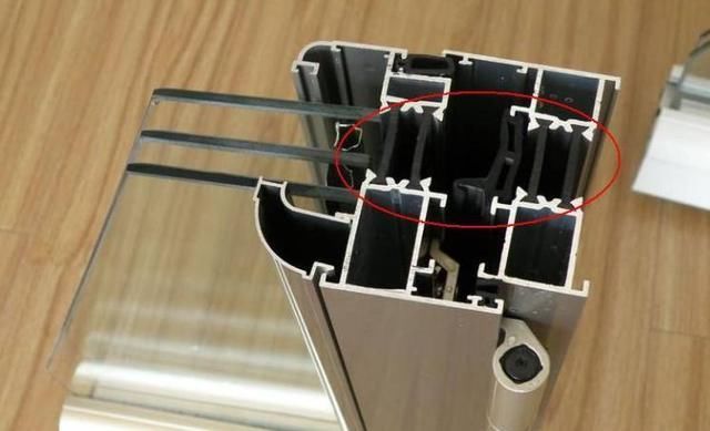 如何區分斷橋鋁門窗的隔熱條是尼龍還是PVC？